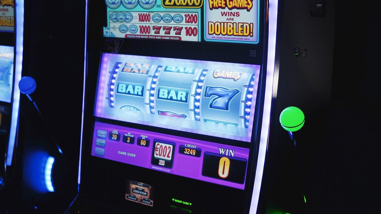 Người dùng Việt Nam chơi nổ hũ jackpot trên điện thoại di động